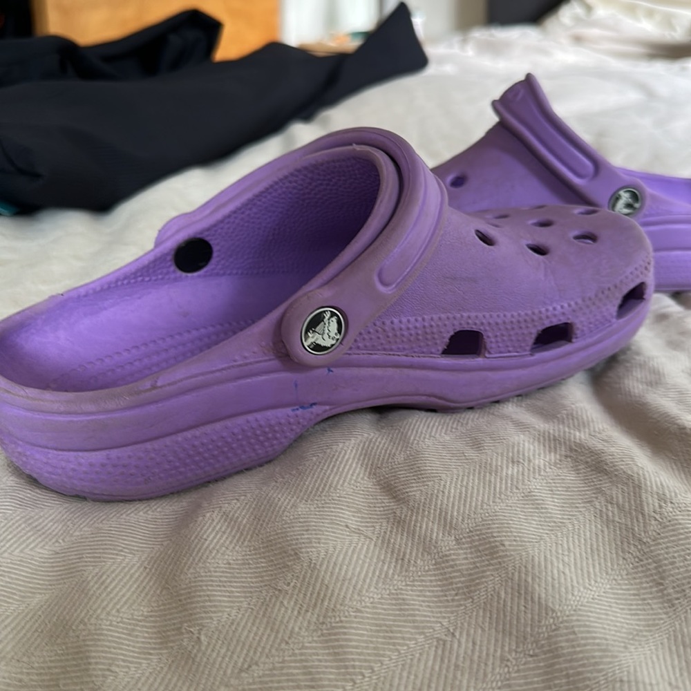 Purple crocs - Picture 2 of 2